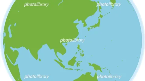 瓜迪奥拉与梅西场边热烈交流，球员通道内深情交谈久久不息