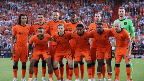 阿根廷国家队及U20足球队共襄善举，举办慈善赛事支援布兰卡港灾区重建