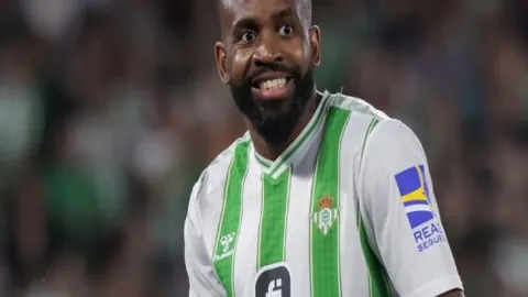 莱昂纳多海港西海岸独中三元，领跑全场进球榜至6球